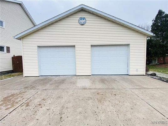 Detached Garage, Exterior