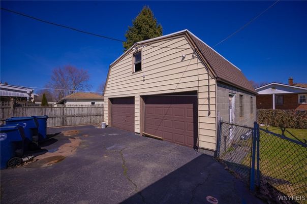 Detached Garage, Exterior