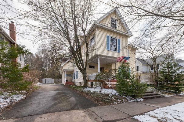 Exterior, Facade, Queen Anne Victorian