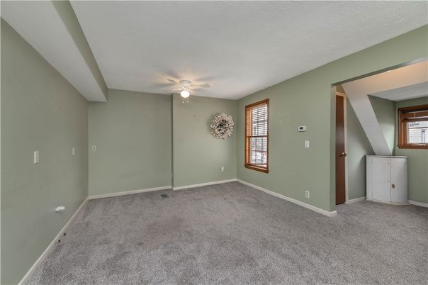 Empty room, Interior