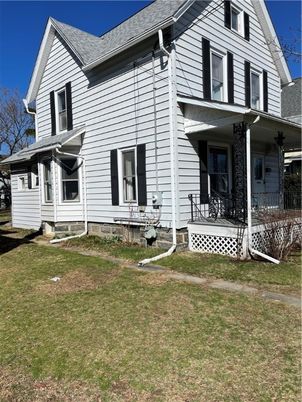 Exterior, Facade, Farmhouse