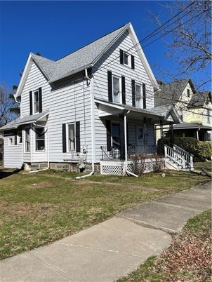 Exterior, Facade, Farmhouse
