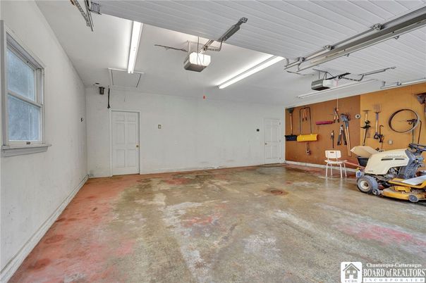 Garage, Interior