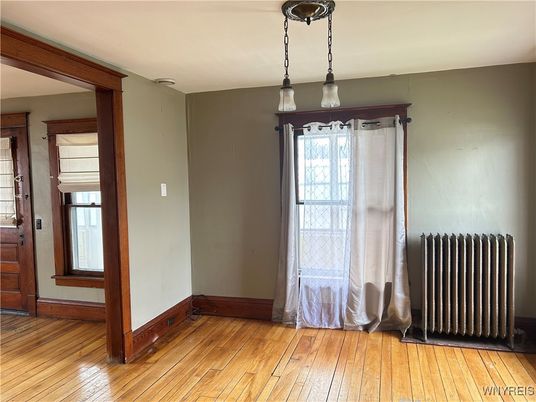 Empty room, Interior, Pendant Lights, Wood Texture Flooring