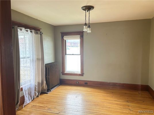 Empty room, Interior, Pendant Lights, Wood Texture Flooring