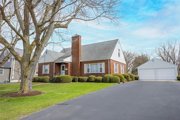 Detached Garage, Exterior, Facade, Brick Facade, Cape Cod