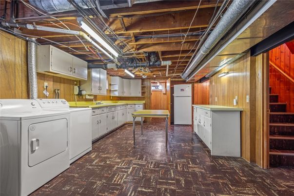 Interior, Washer, Wooden Walls