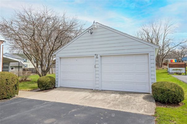 Detached Garage, Exterior