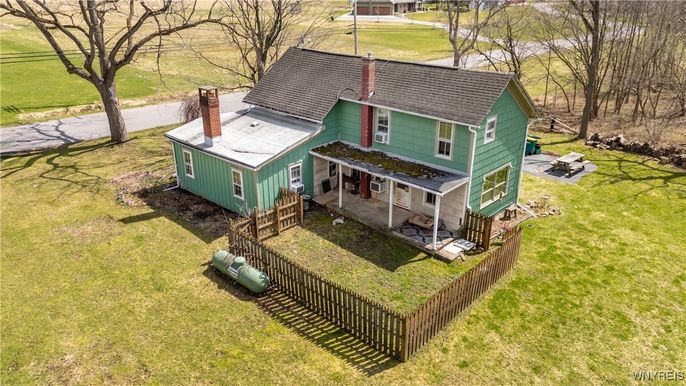 Exterior, Drone
