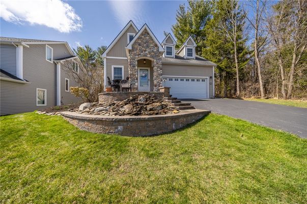 Attached, Exterior, Facade, Cape Cod