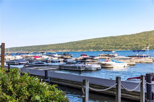 Exterior, Lake