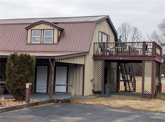 Exterior, Facade, Farmhouse