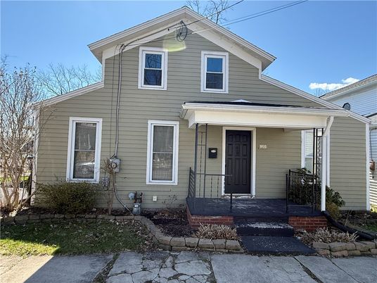 Exterior, Facade, American Craftsman