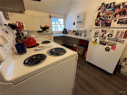 Interior, Washer, Wood Texture Flooring