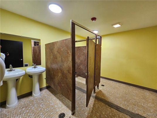 Bathroom, Interior, Recessed Lighting