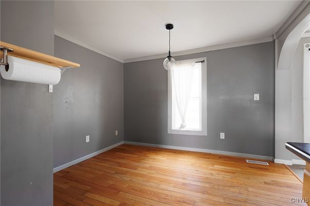 Empty room, Interior, Pendant Lights, Wood Texture Flooring
