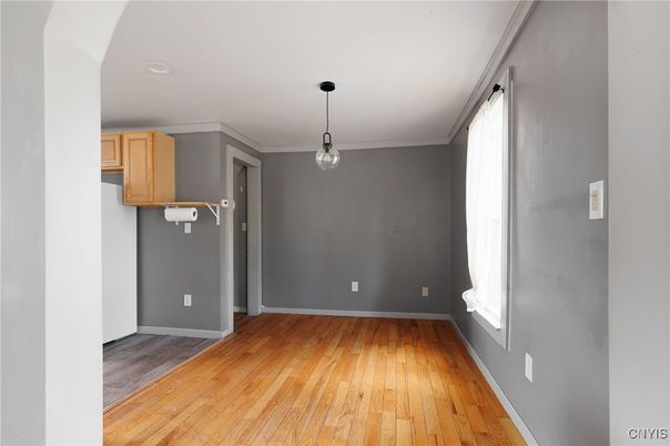 Empty room, Interior, Pendant Lights, Wood Texture Flooring