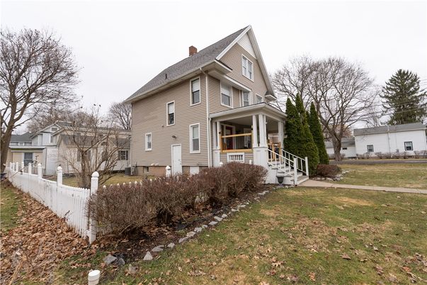 Backyard, Exterior, Facade, Queen Anne Victorian