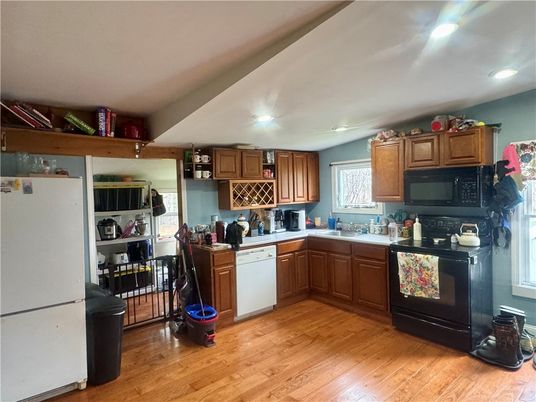Interior, Kitchen, Recessed Lighting, Wood Texture Flooring