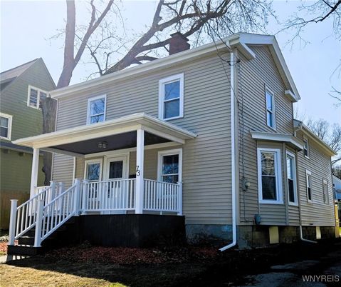 Exterior, Facade, American Foursquare