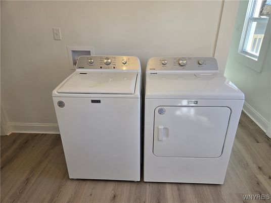 Interior, Utility Closets, Washer, Wood Texture Flooring