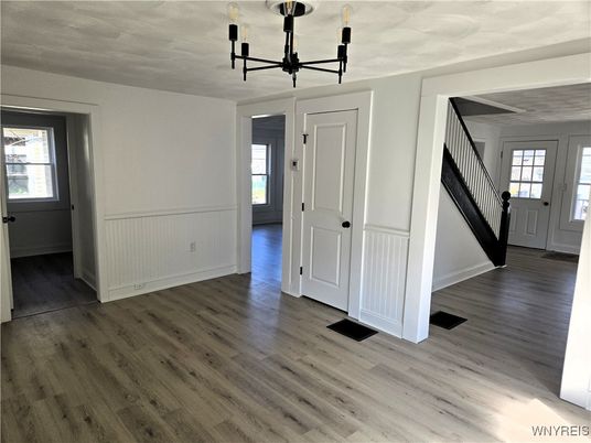 Chandelier, Empty room, Interior, Pendant Lights, Wood Texture Flooring