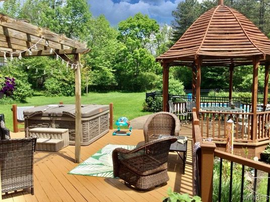 Exterior, Hot Tub