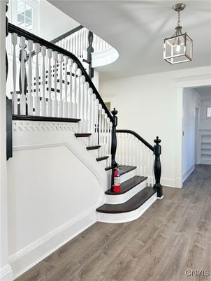 Interior, Pendant Lights, Wood Texture Flooring