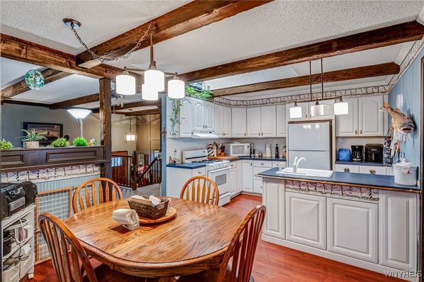 Dining room, Interior, Kitchen, Pendant Lights, Wooden Beams, Wood Texture Flooring