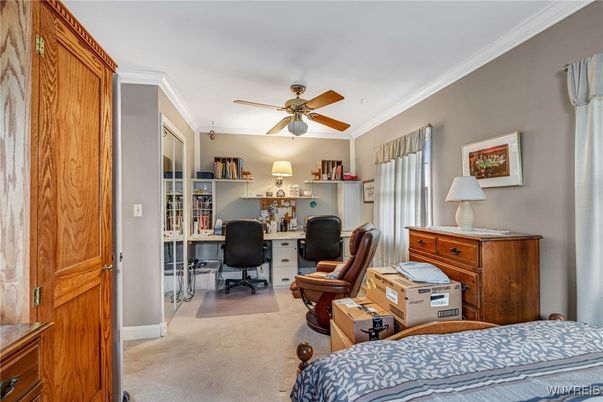 Home Office, Interior