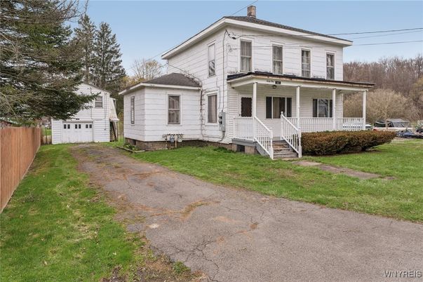 Backyard, Detached Garage, Exterior, Facade, American Foursquare