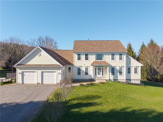 Attached, Exterior, Facade, Farmhouse