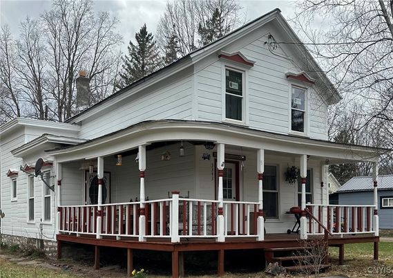 Exterior, Facade, Queen Anne Victorian