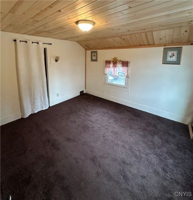 Empty room, Interior, Wooden Ceilings