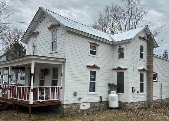 Exterior, Facade, Farmhouse