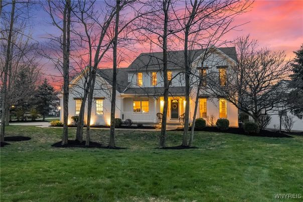 Backyard, Exterior, Facade, Queen Anne Victorian