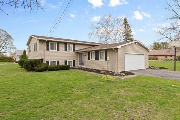 Attached, Backyard, Exterior, Facade, Split Level
