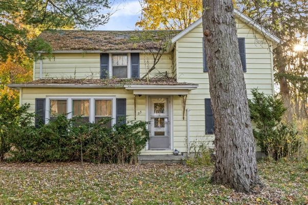 Exterior, Facade, American Foursquare