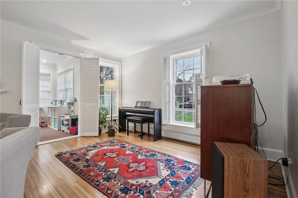 Interior, Piano, Recessed Lighting, Wood Texture Flooring