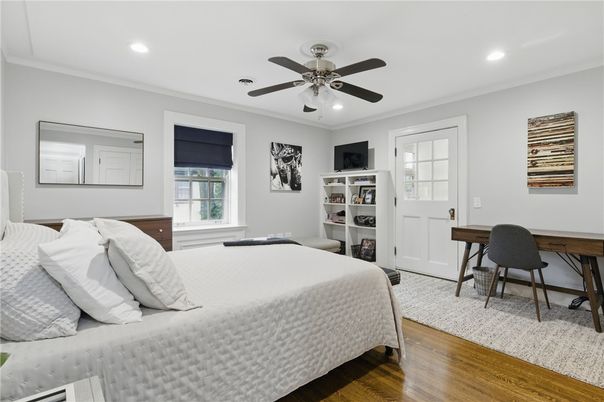 Bedroom, Home Office, Interior, Recessed Lighting, Wood Texture Flooring