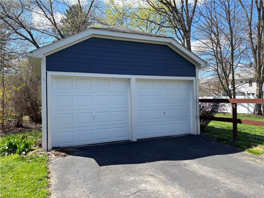 Detached Garage, Exterior