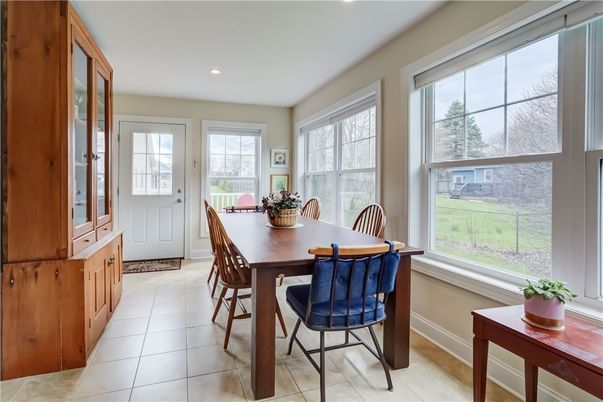 Dining room, Interior, Recessed Lighting