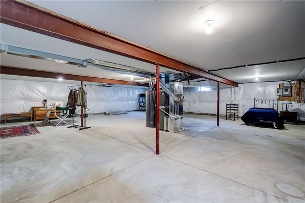 Garage, Interior