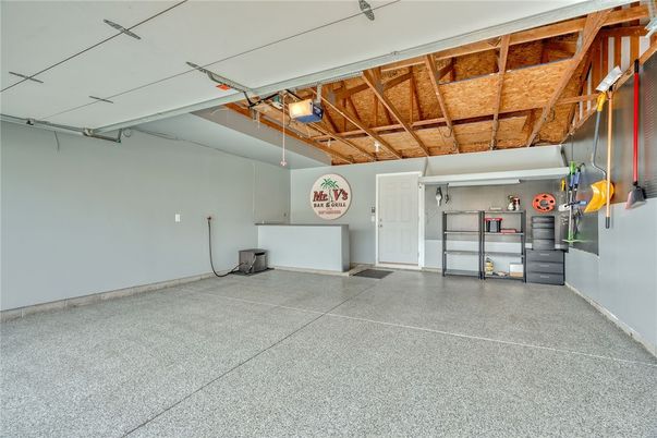 Garage, Interior, Wooden Beams