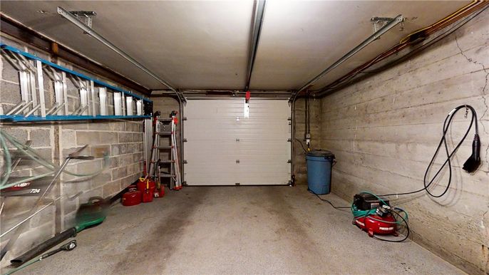Garage, Interior, Stone Walls