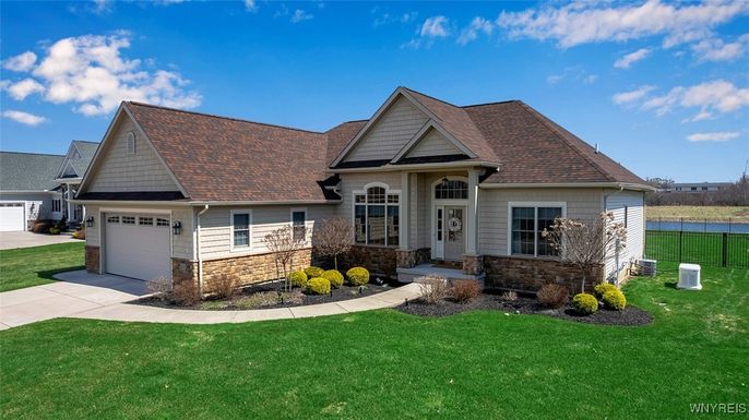 Attached, Exterior, Facade, Cape Cod