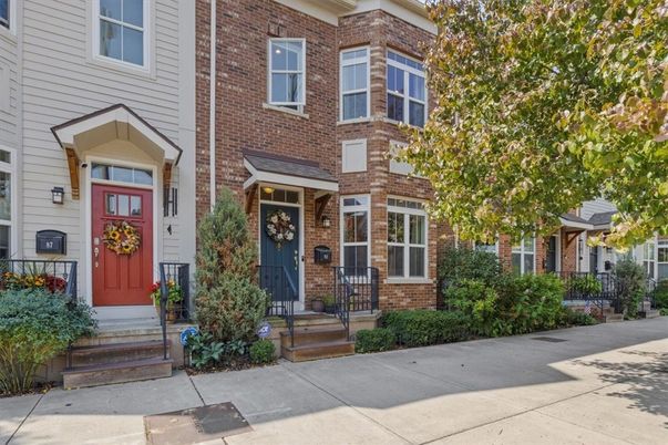 Exterior, Facade, Brick Facade, Rowhouse
