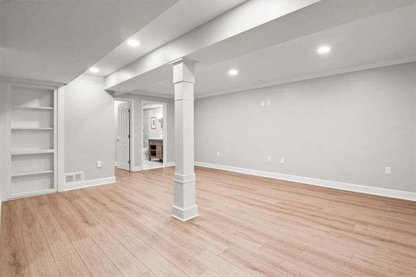 Empty room, Interior, Recessed Lighting, Wood Texture Flooring
