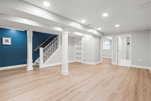 Empty room, Interior, Recessed Lighting, Wood Texture Flooring