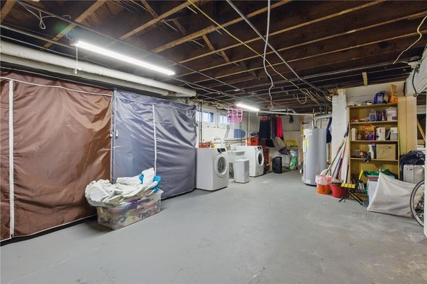Interior, Washer, Wooden Beams
